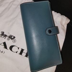 COACH RETAIL TRI FOLD WALLET